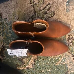 Kim Roger’s Women's Brown Ankle Boots 8.5M NWT